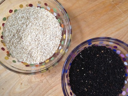 black and white sesame seeds